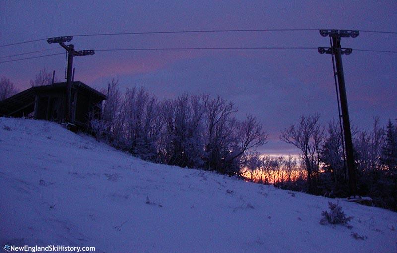 The sun sets on the old Mittersill double chairlift (2009)