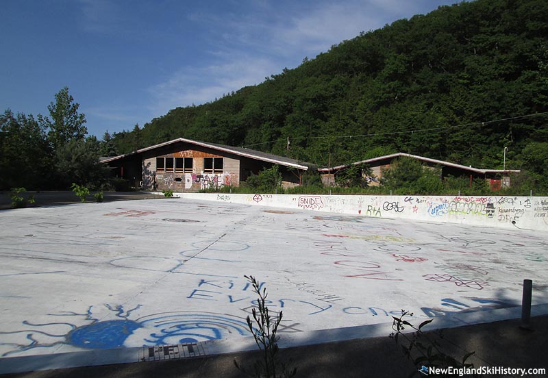 The abandoned Mt. Tom base area (2015)