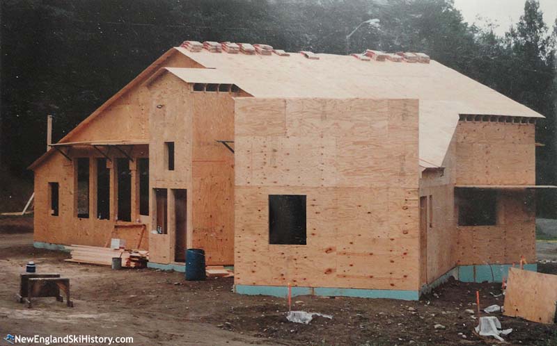 Construction of the base lodge (1996)