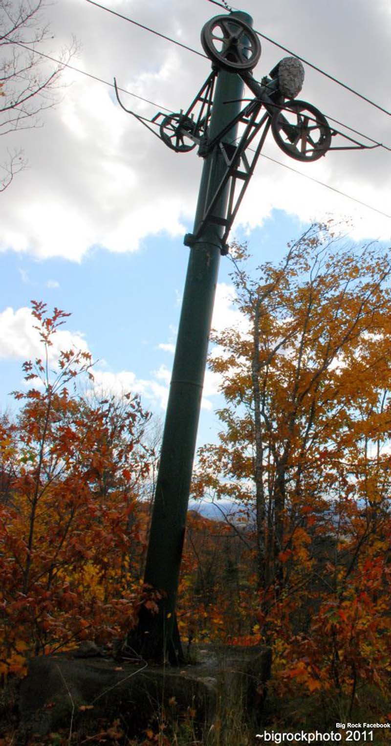 A tower (2011)