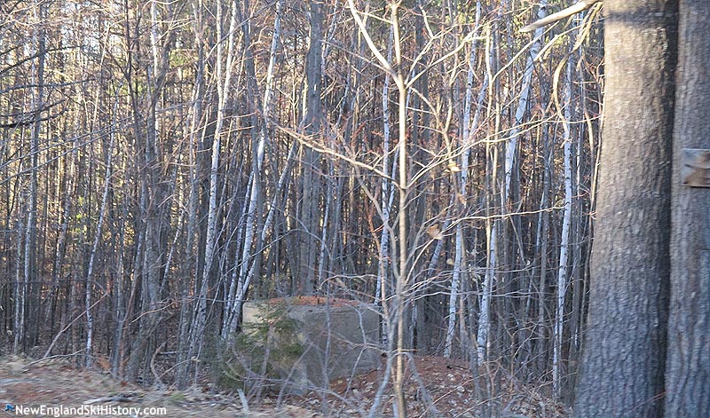 An upper footing (2016)