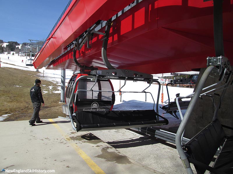 The gondola loading side of the bottom terminal (2016)