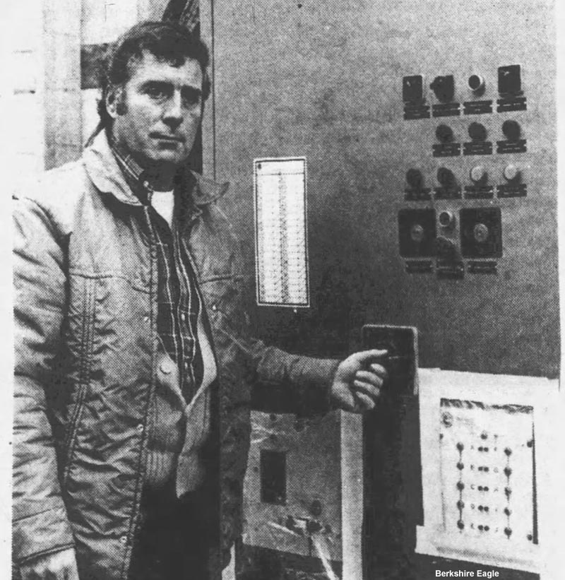 Jim Kelly and the control panel (November 1977)