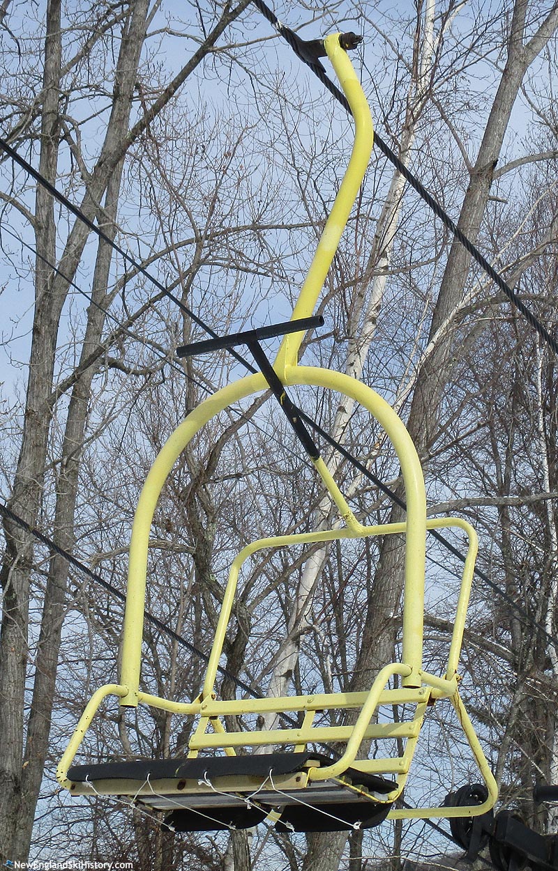 A chair (2016)