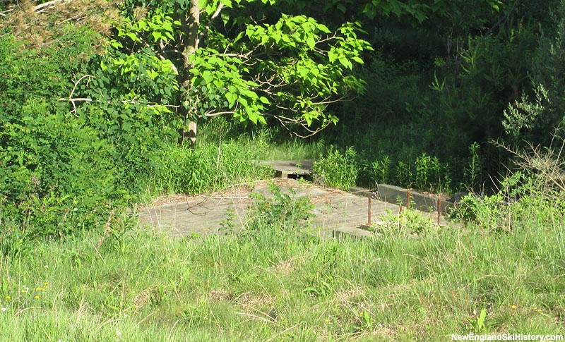 Bottom loading station remains (2015)