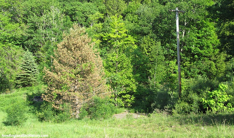 Bottom loading station remains (2015)