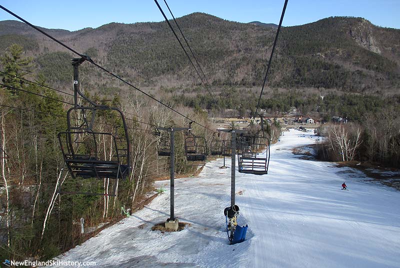The lift line (left) (2016)