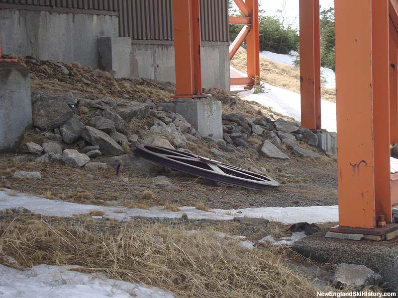A wheel below the Tram II top terminal in 2011