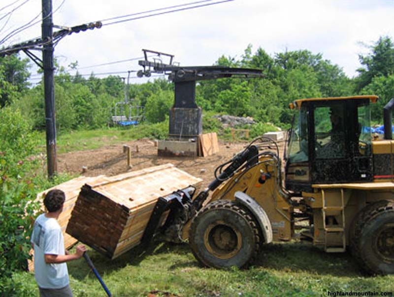 Building the new top unloading deck (2007)