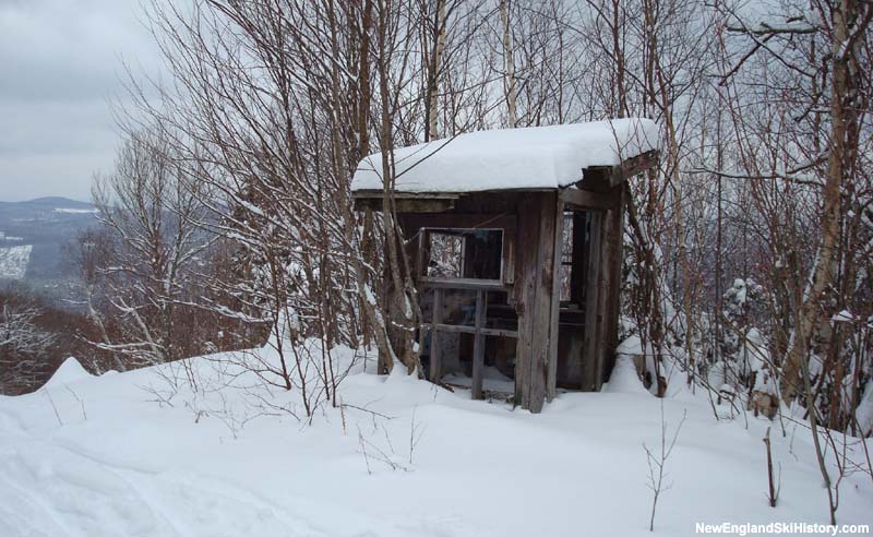 The 1500' T-Bar top shack in 2008