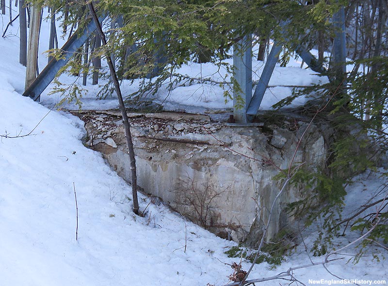 A crumbling upper tower footing (2015)