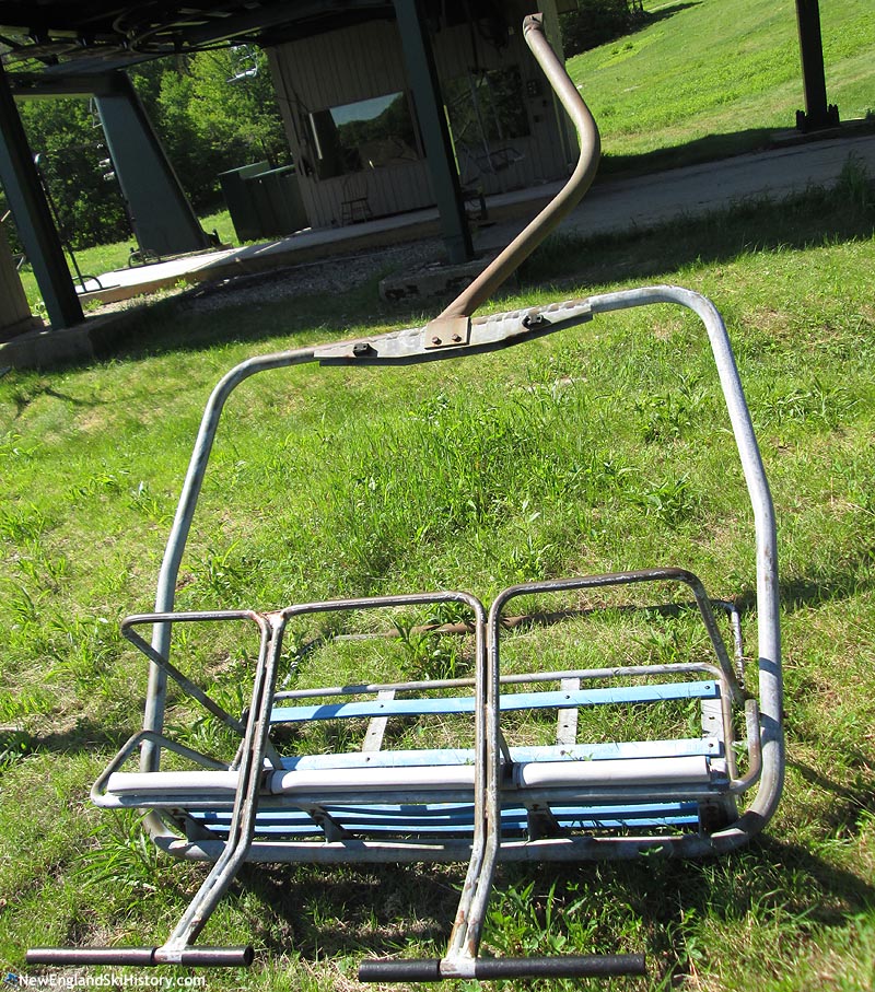 A chair (2015)