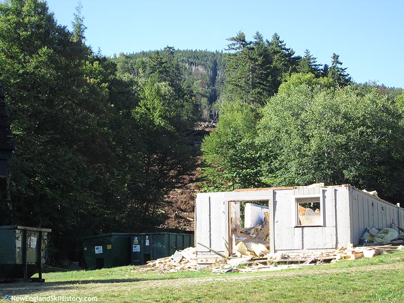 Removal of the former bottom terminal (September 2016)