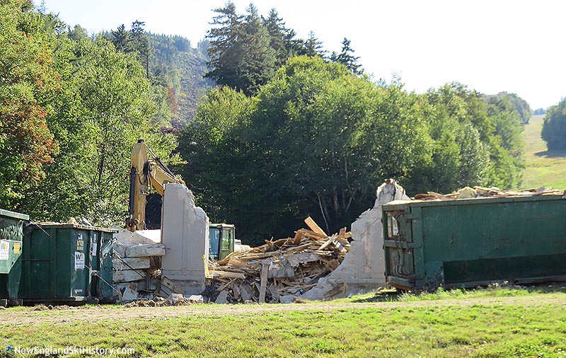 Removal of the former bottom terminal (September 2016)