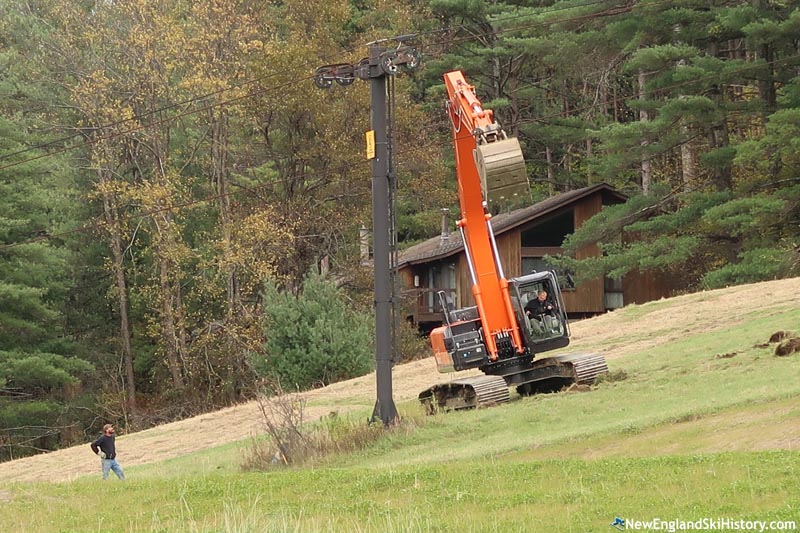 Dropping the haul rope to remove a tower (October 2018)
