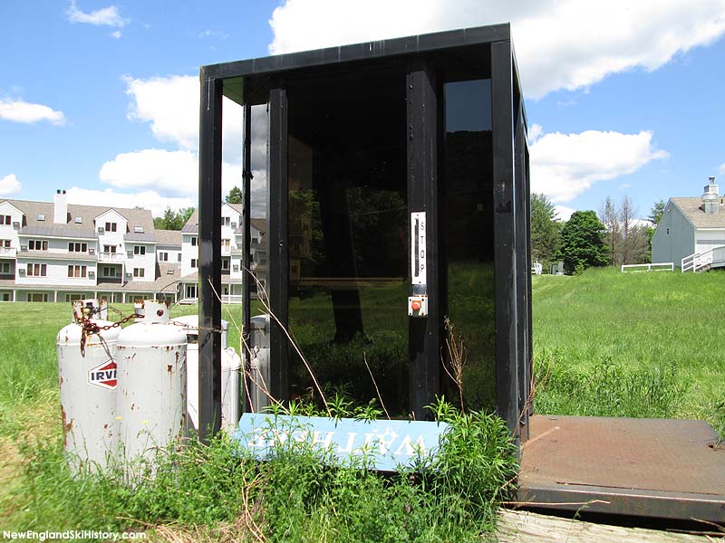 The bottom terminal (2014)