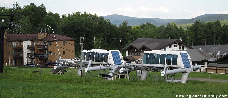 The bottom terminal (left) (2014)