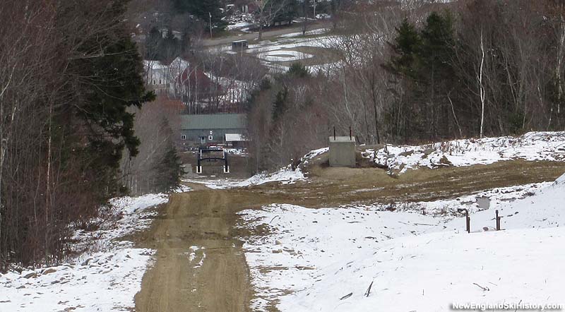 The triple chairlift lift line (November 2014)